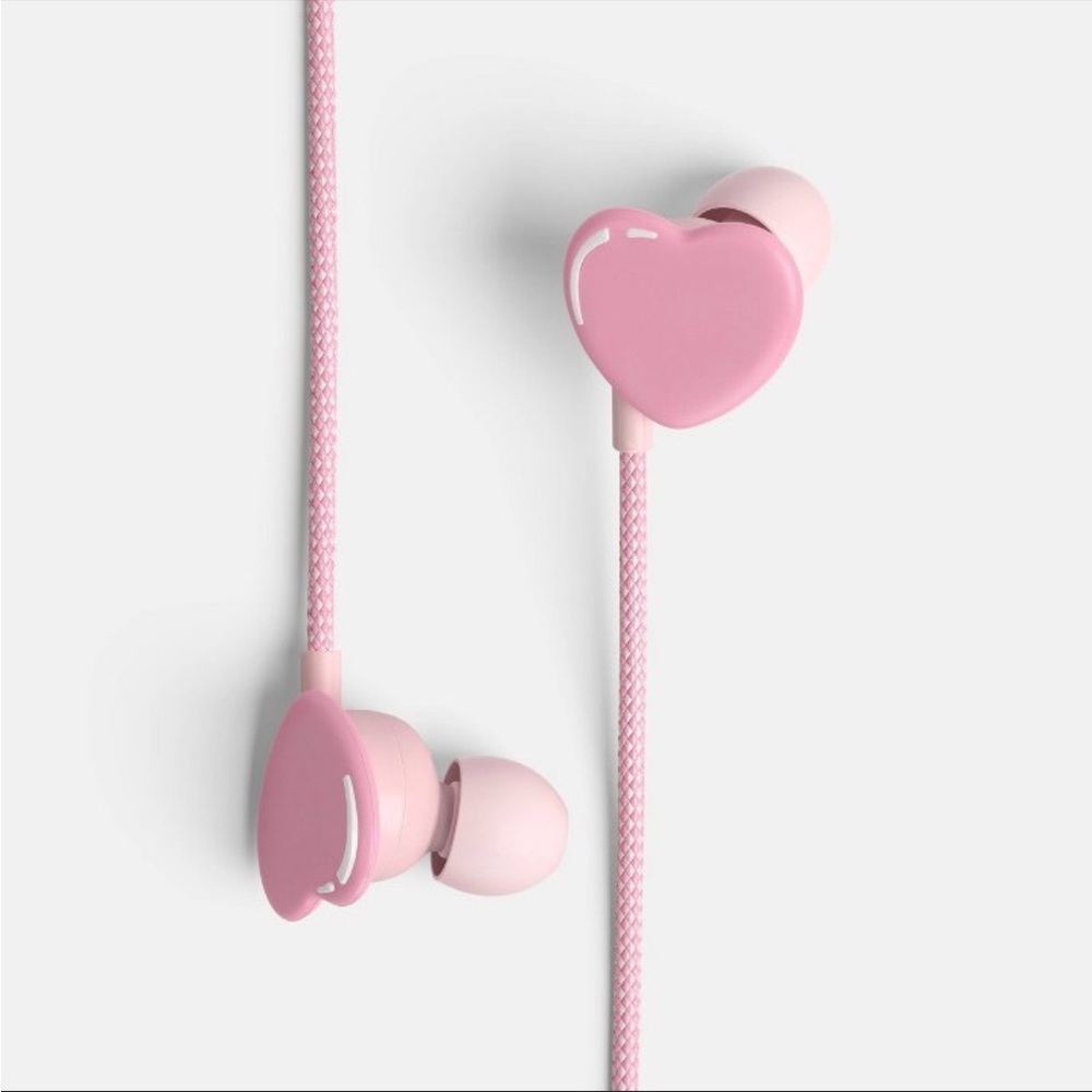 Wired Earbuds - heyday™ Heart: 3.5mm
Jack, Built-In Microphone, Silicone Cushion